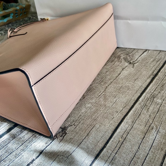 NWT! Large Authentic Marc Jacobs leather tote bag soft pink w/ charms + Gift bag - Picture 5 of 16